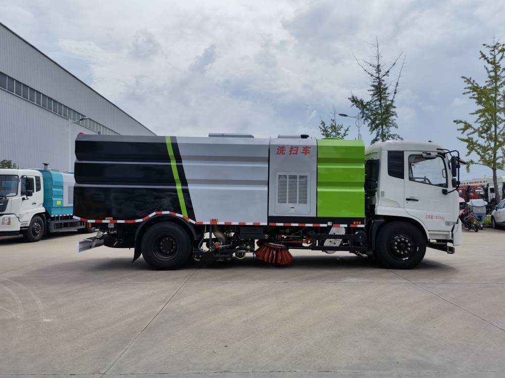 国六市政环卫大型清扫车 厂区清洁路面洗扫车