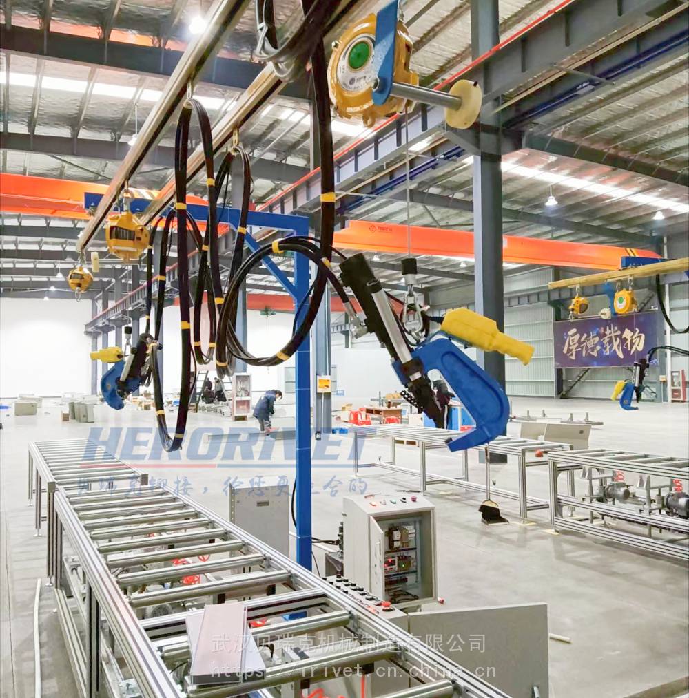 湖北武汉密集母线槽铆钉机母线槽铆接机2年免费保修图片