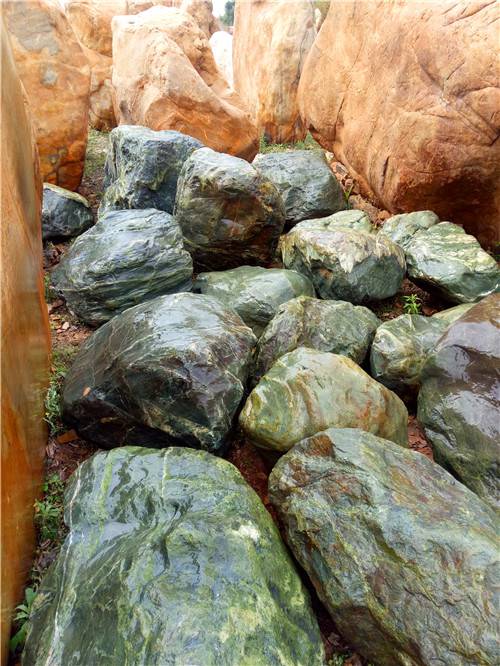 良好园林庭院造景石假山富贵绿富贵绿刻字草坪景观石