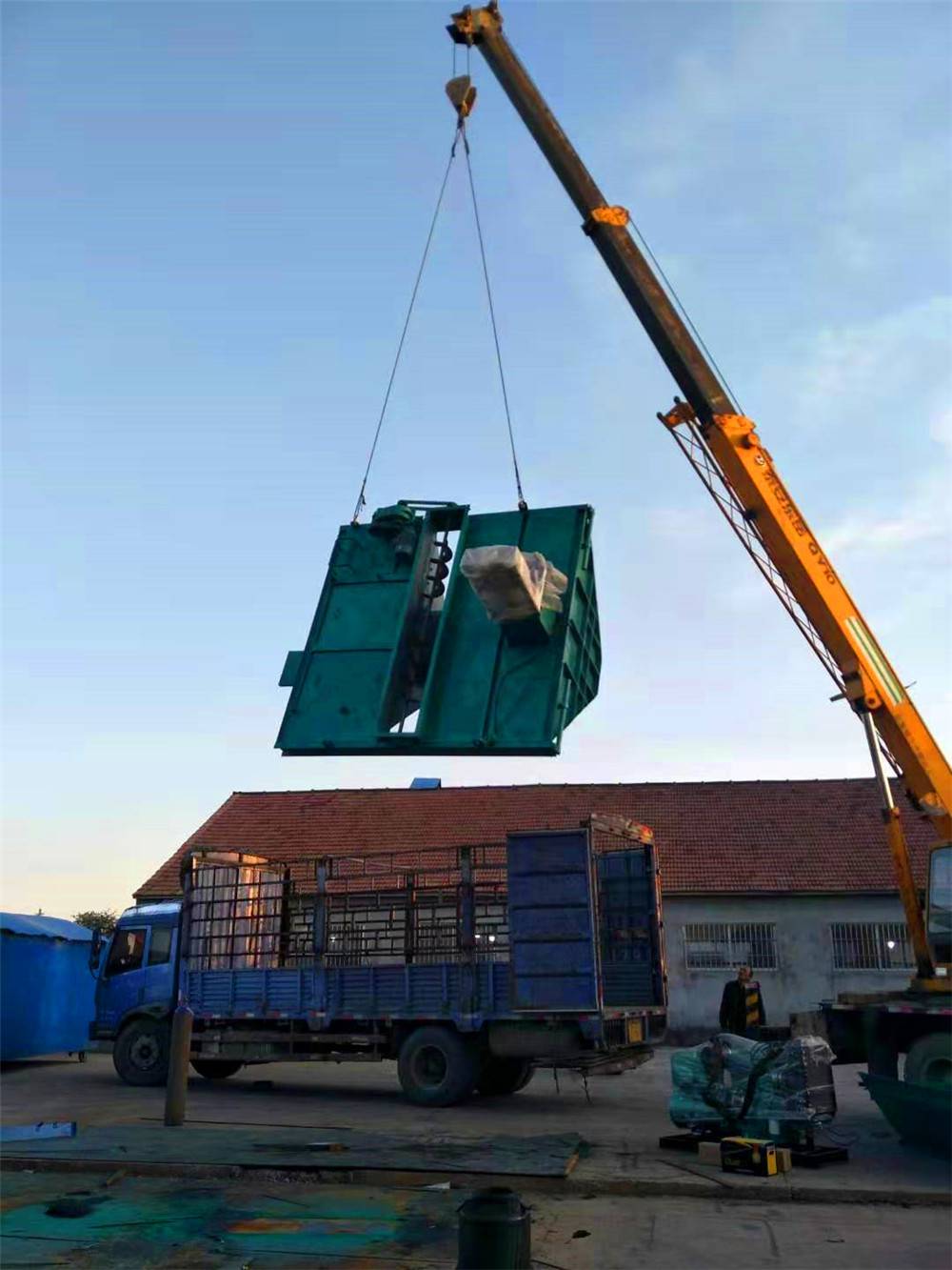 进口u型沟渠滑膜机 硬质渠一体滑膜机 报价