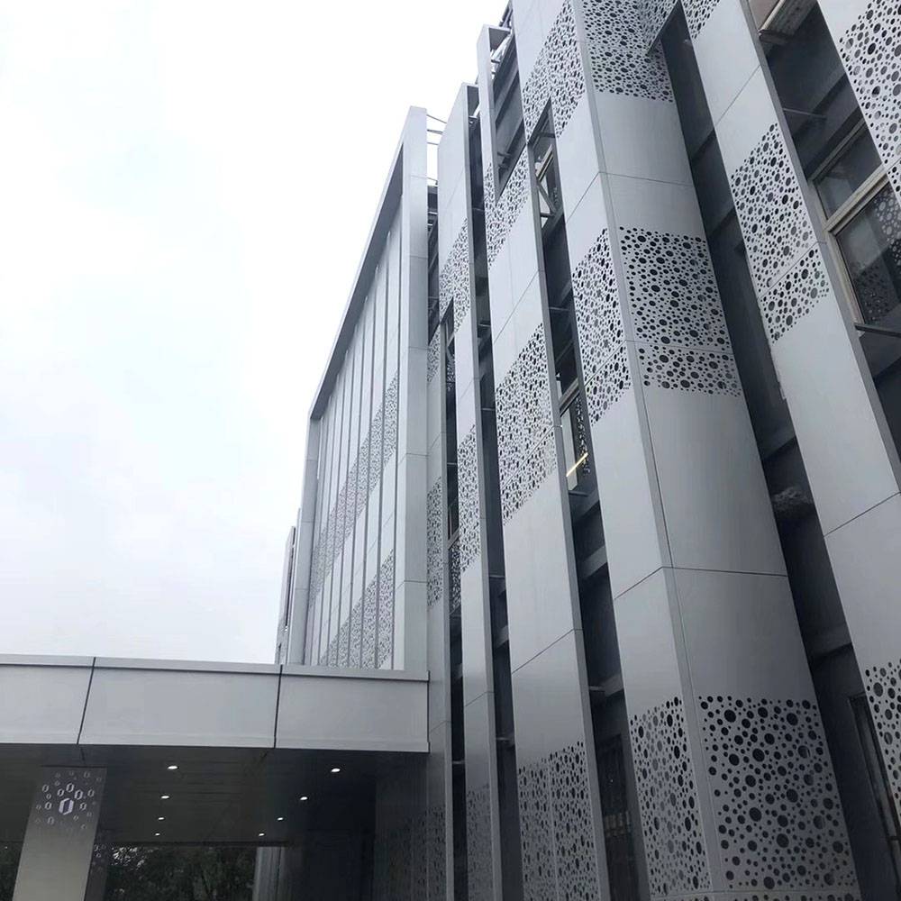 酒店外墙不规则乱孔铝单板装饰银色氟碳雕花铝单板20mm防火