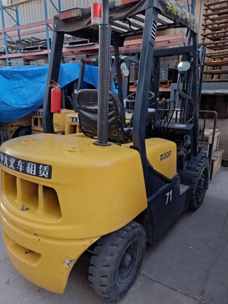 烟台莱山新能源锂电池电动叉车租赁环保节能冷库电瓶叉车长租短租