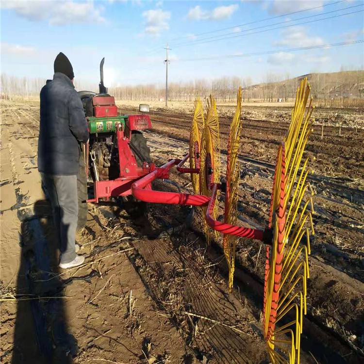 山東秸稈摟草耙子專營圓盤式摟草機小型四輪車摟草耙