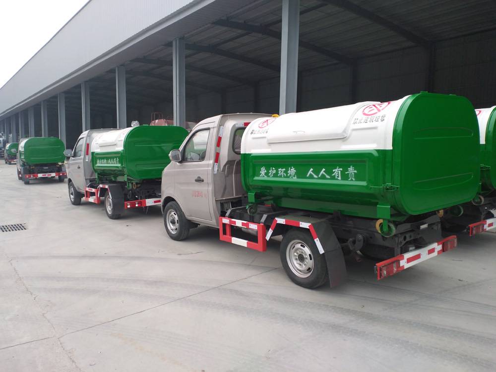 勾臂垃圾车