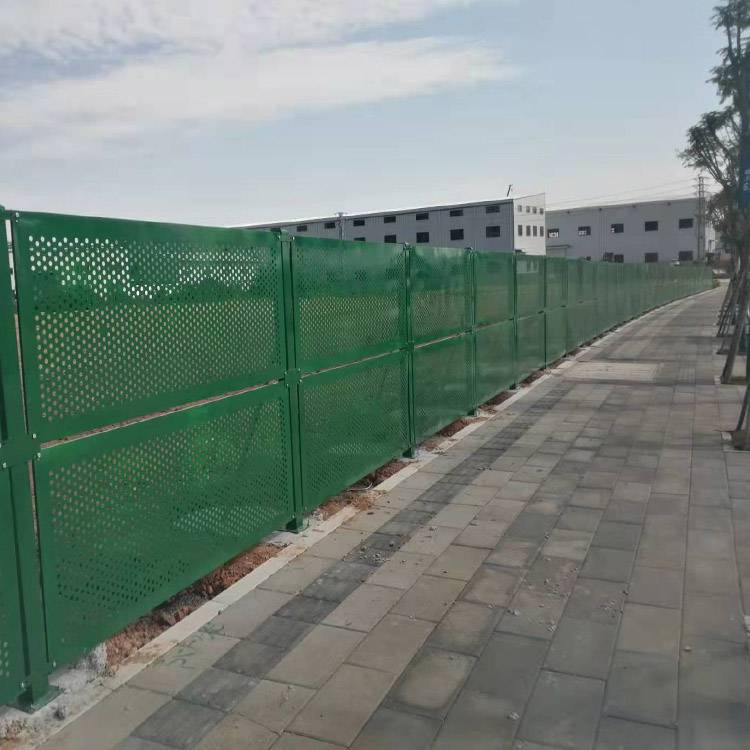 绿化中央修建施工安装2米高绿色冲孔围挡 工地护栏网