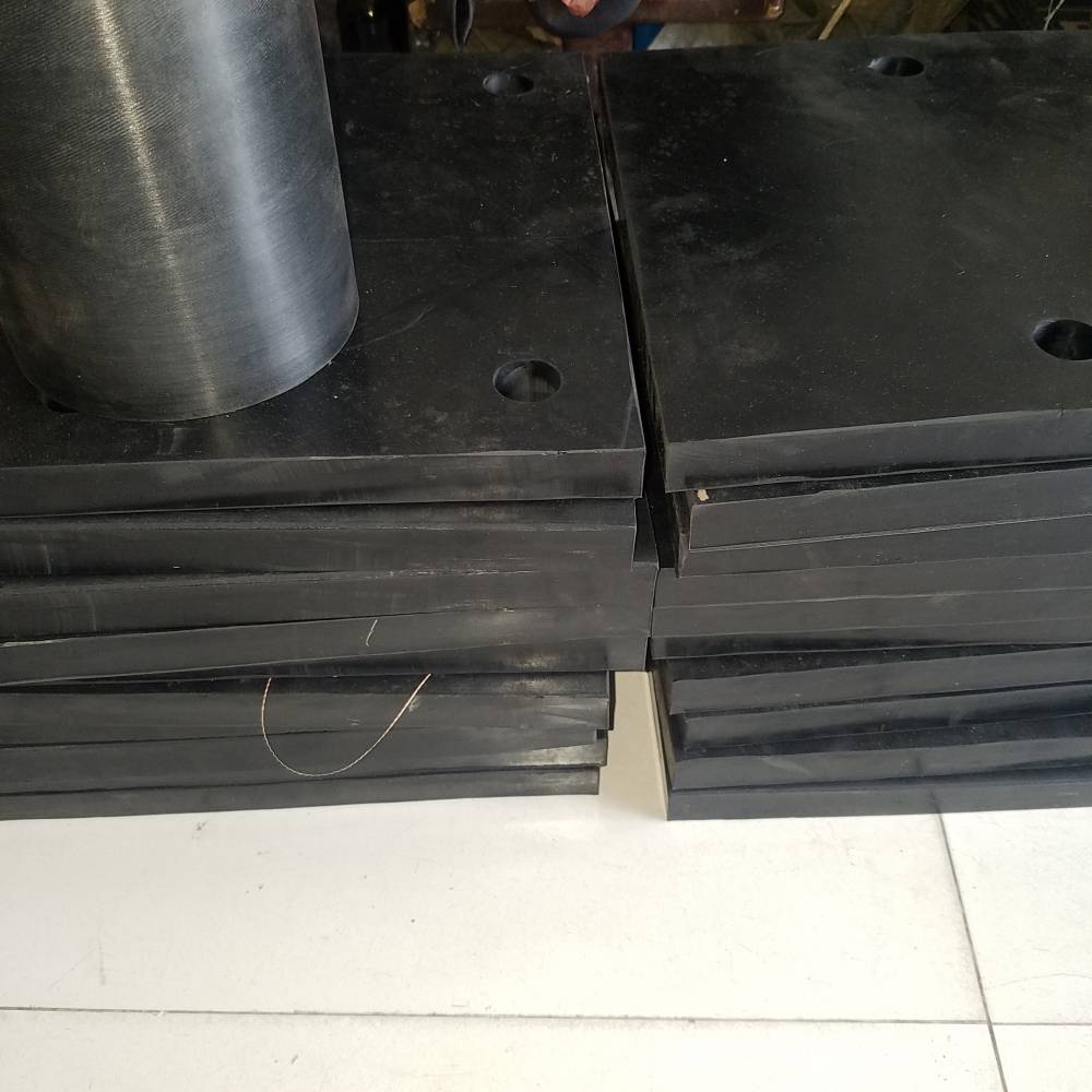 工业用黑色橡胶减震垫块橡胶防撞垫块减震橡胶支座可定制图片