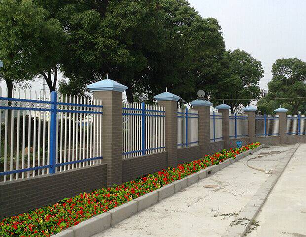 湖北焊接道路防护栏宜昌48园林景观组装式围墙栅栏市政锌钢草坪围栏