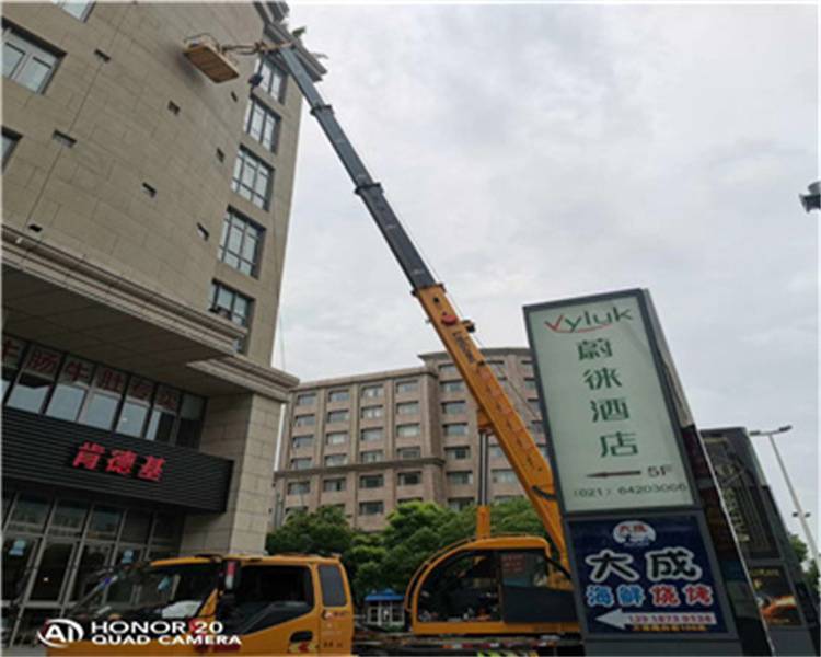 上海宝山区顾村水产西路叉车出租吊车出租将精准定位设备上楼