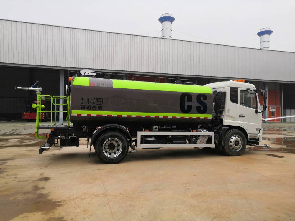 洒水车