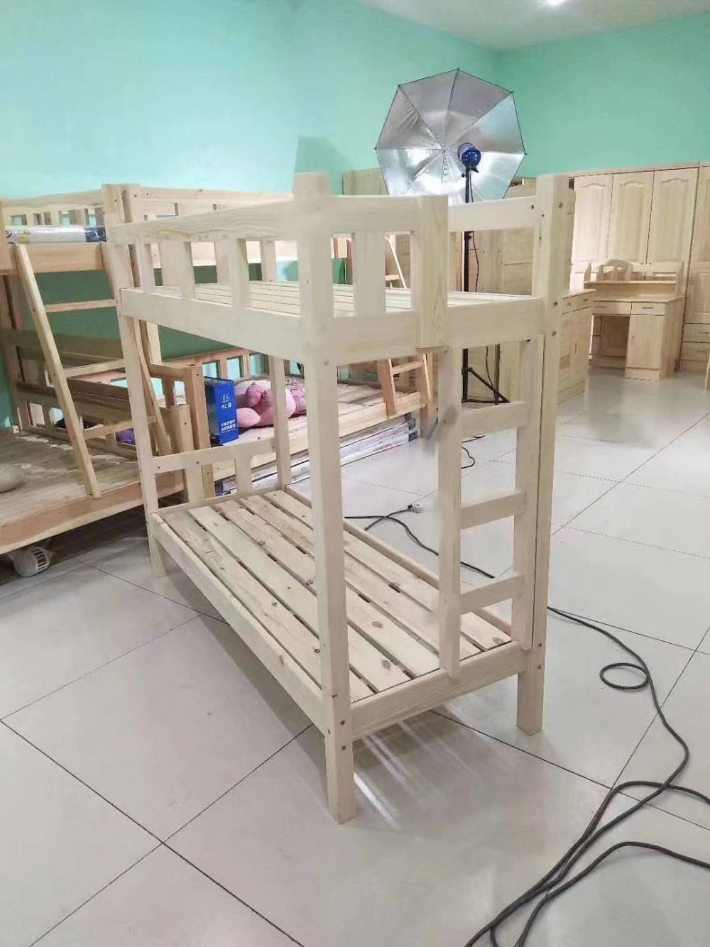 木制品加工 幼儿园实木桌椅加工 学生实木上下床加工厂家