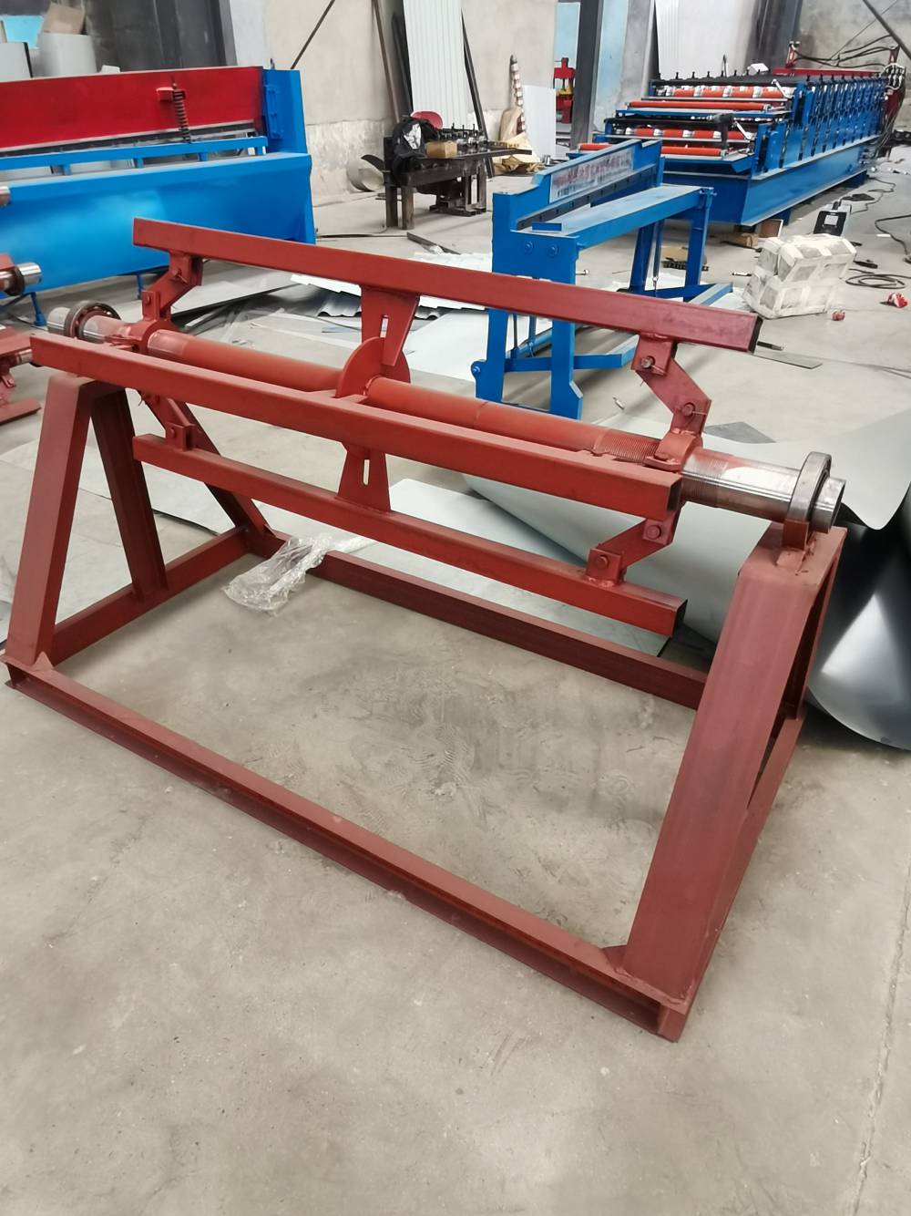 铁皮卷彩钢瓦上料架不锈钢卷手动放料架分体式铝卷升降式支撑架心