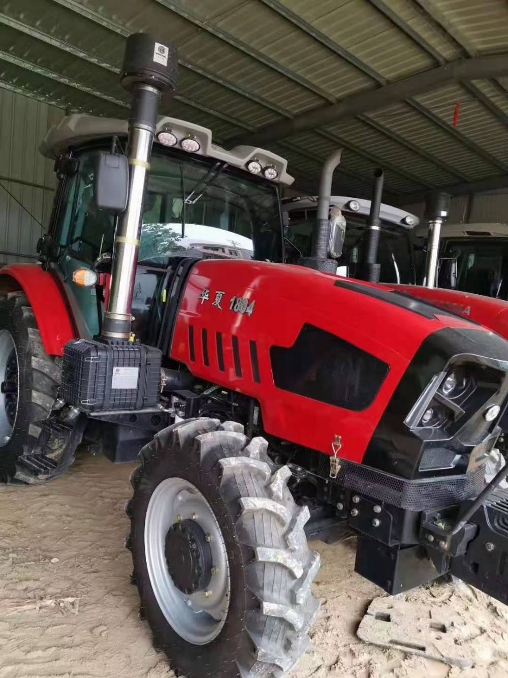 华夏拖拉机1804全系列农用四轮六缸拖拉机补贴后提车