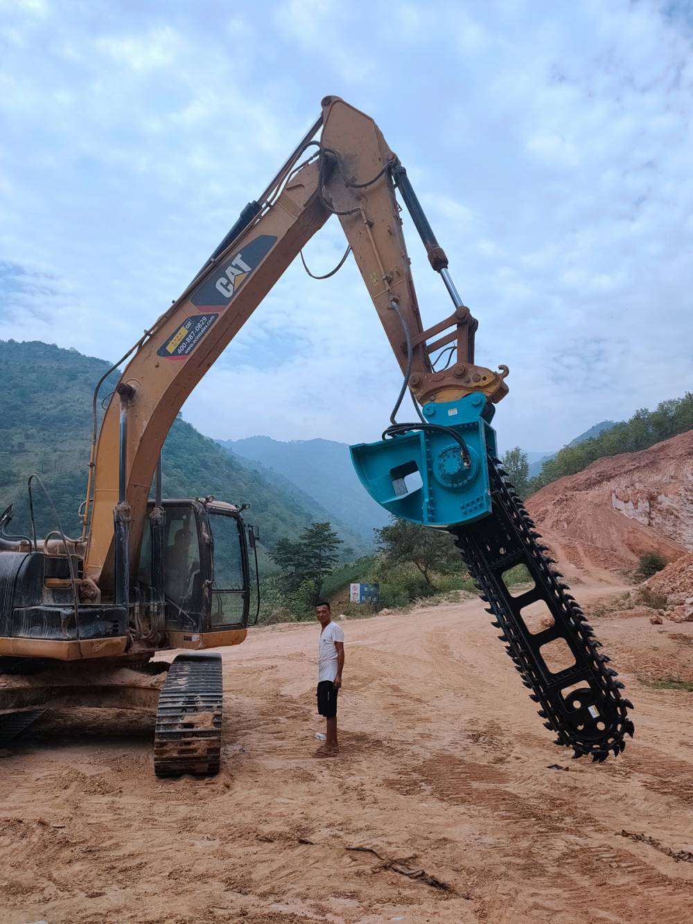 路面鏈條岩石開溝機履帶式地埋線開溝培土機鏈條挖溝機】價格_廠家