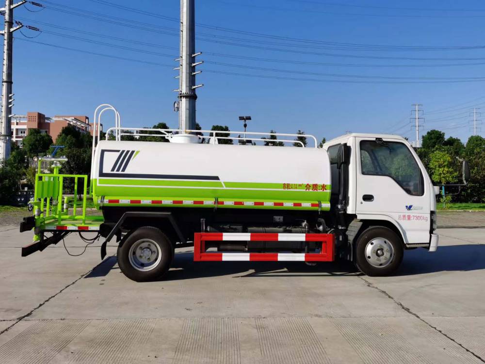 isuzu五十铃5吨洒水车5方绿化喷洒车
