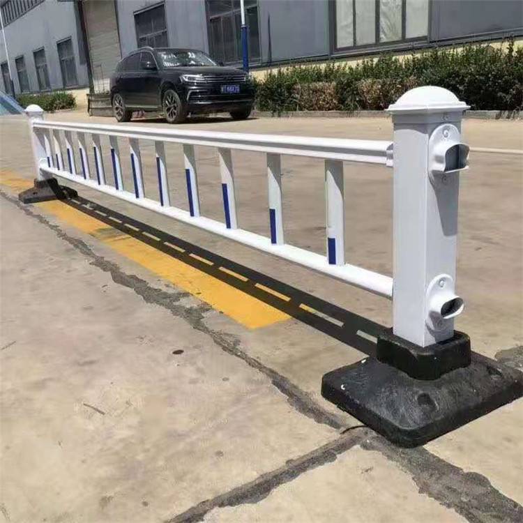 喷塑市政道路隔离护栏人行道隔离网栏城市交通马路中间隔离栏网