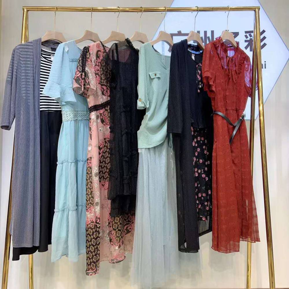 江苏南京洋气短袖桑蚕丝裙子拿货网服装批发市场便宜的连衣裙哪里有卖
