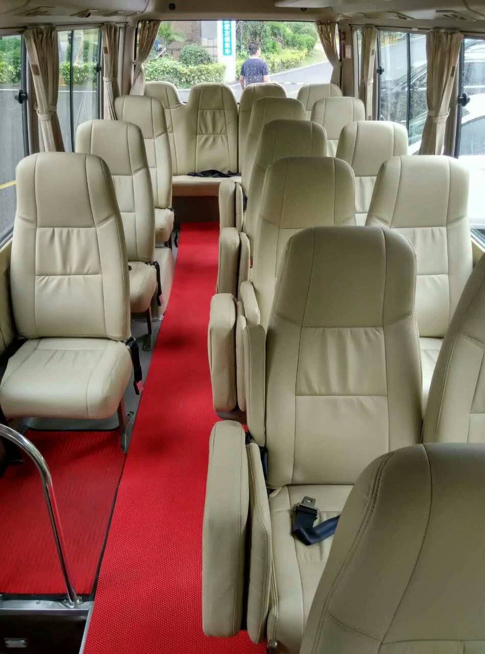 深圳宝安机场vip接送机包车12座至22座丰田考斯特中巴用车