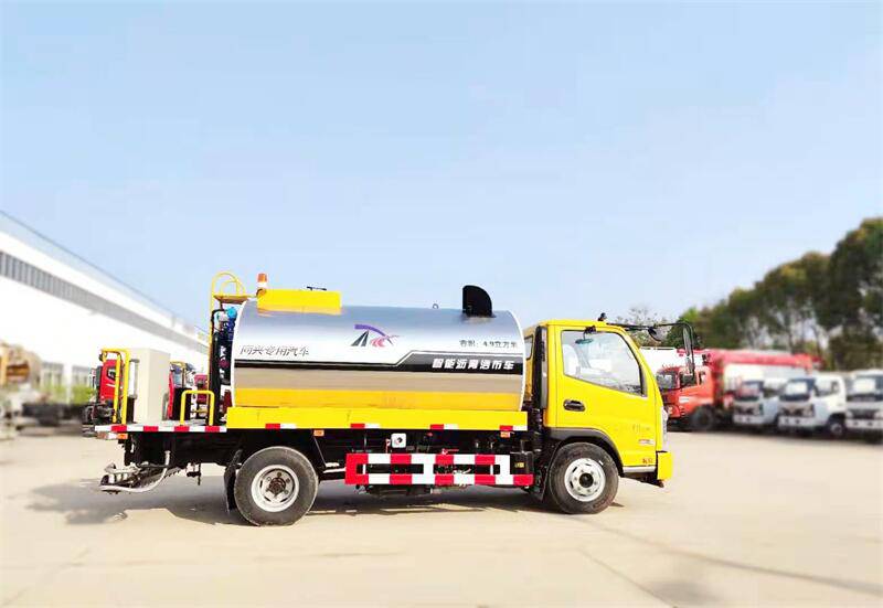 水泥洒布车喷头 洒布图片 山东同步封层车企业