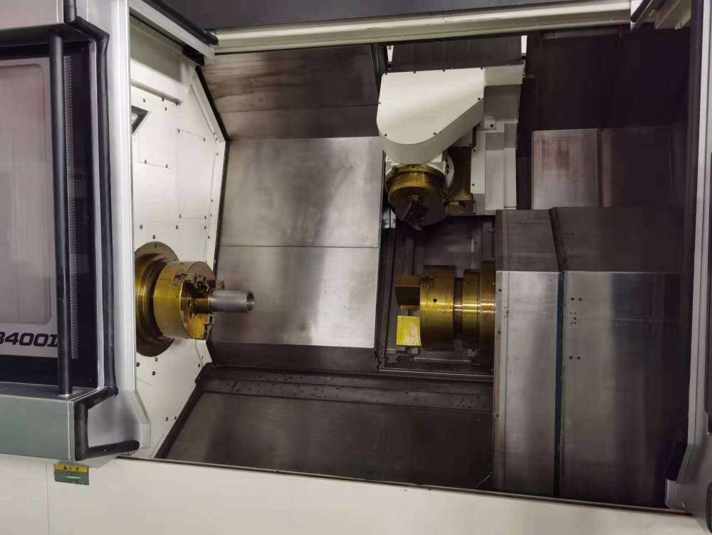 14,天津精诚9332倒棱机一台13,日本大畏b4000ii五轴车铣复合一台12