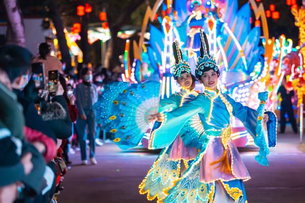 深圳锦绣中华-中国民俗文化村"春节花车大巡游"