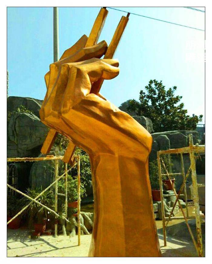 透雕类火炬手雕塑校园主题雕塑编织火炬手雕塑