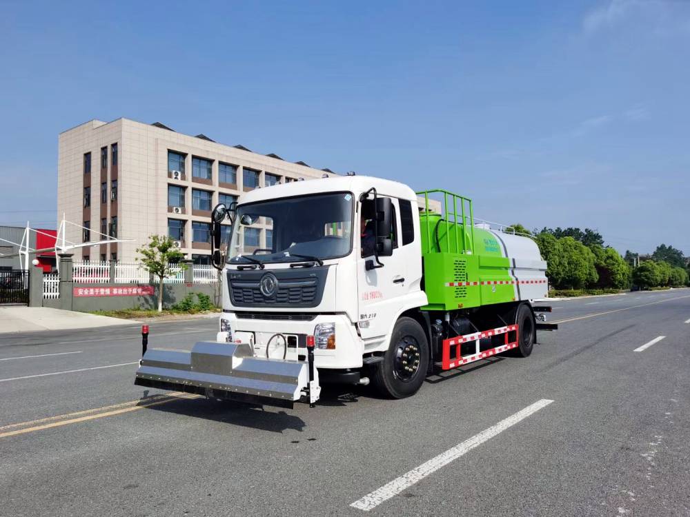 多功能洒水车大型洗扫车厂家