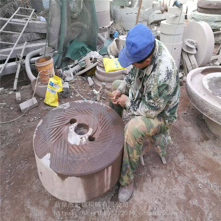 双鸭山商用石磨香油机 石磨加工 原汁原味香油电动石磨 芝麻酱石磨