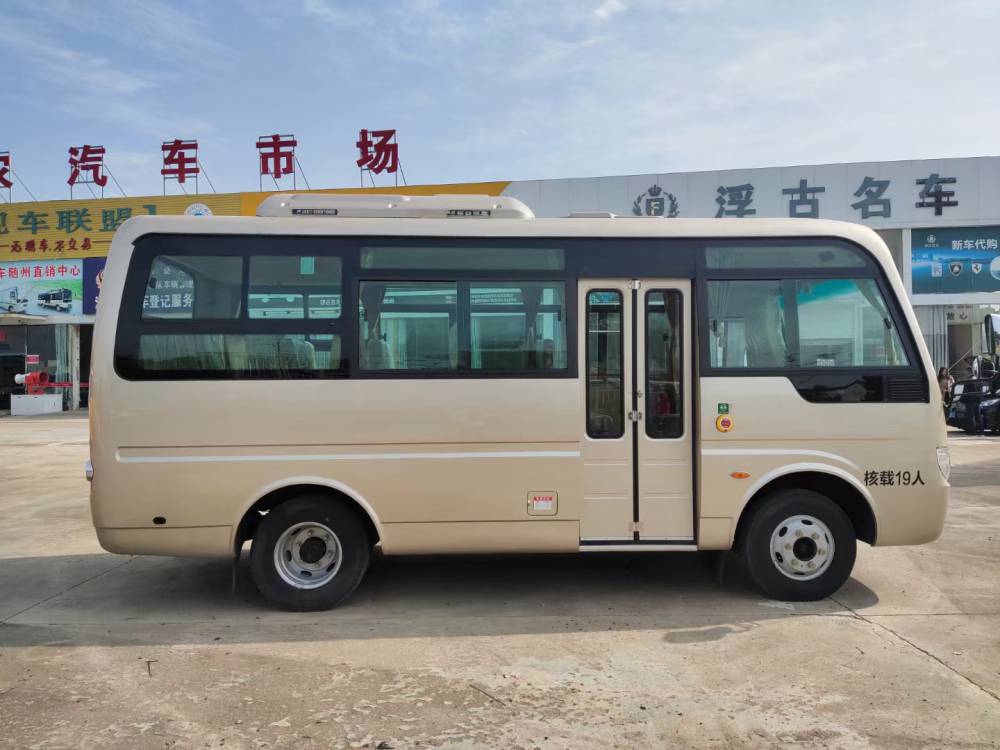 带木纹地板革19座乡村巴士牡丹中型企业客车