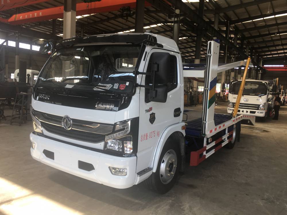 蓝牌东风多利卡2位轿运车