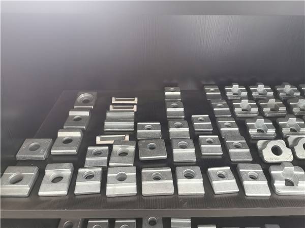 朔A120钢轨压板、天车压板公司