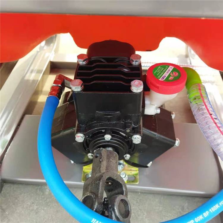 四轮拖拉机打药机隔膜泵喷雾器fm8米宽麦子喷药机