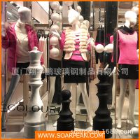 供应国际象棋道具 玻璃钢造型 品牌橱窗道具制作
