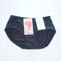 廠家直銷 女士純色可愛冰絲內(nèi)褲 無痕低腰女式三角內(nèi)褲