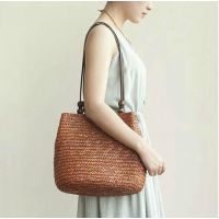 木珠機(jī)釘包 草編包 植物手工藝制品 鄉(xiāng)村風(fēng)情