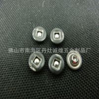厂家直销服装辅料,合金扣子,金属衣角钉大量供应