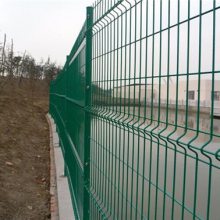 色彩多变的小区公园围栏，桃型柱护栏网