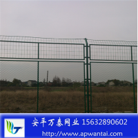 万泰供应包塑护栏网 市政护墙网 球场围栏网