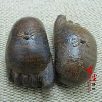 古尘工艺越南沉香木知足常乐手把件 皮黑摆件手工艺品大量批发