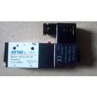 电磁阀亚德客原装正品4V330E-08