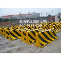 山西水泥隔离墩-13553188885 水泥墩多少钱一块