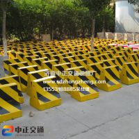 山西水泥隔离墩-13553188885 水泥墩多少钱一块