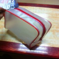 专业厂家生产PVC车缝化妆品袋 环保PVC胶骨袋 PVC穿绳袋