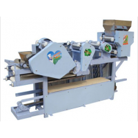 鼎茂機(jī)械廠生產(chǎn)餃子皮機(jī) 混沌皮機(jī) 餃子皮混沌皮面條一體機(jī) 餃子皮機(jī)價(jià)格 混沌皮機(jī)價(jià)格