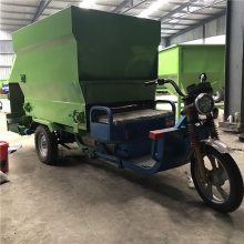牛场用养殖撒料车 定制撒料车 润丰 喂养车型号