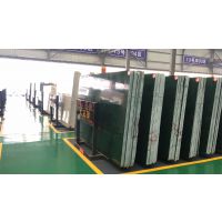 �����Ƶ��̳�����װ�����������´���ʯ����ǽ�ذ���ǽϴ�ֳ�̨��