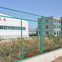 隔离网多少钱 护栏网隔离栅 养鸡场围栏网
