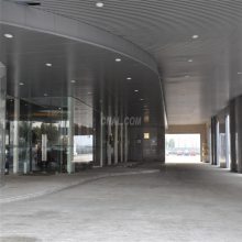 厂家林肯4S店条形金属天花吊顶