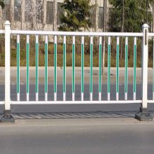 交通京式护栏现货 深标二型分隔栏 深圳甲型乙型护栏