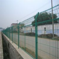 专业生产铁丝防护围栏 护栏网 防攀爬围栏