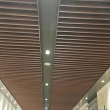 走廊通道工程铝长条板 木纹铝方通吊顶